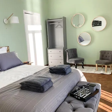 Le Phare Apartment *