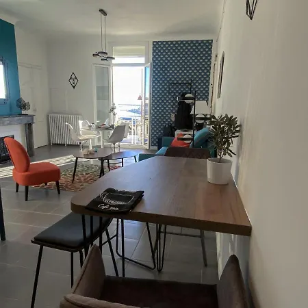 Le Phare Apartment *